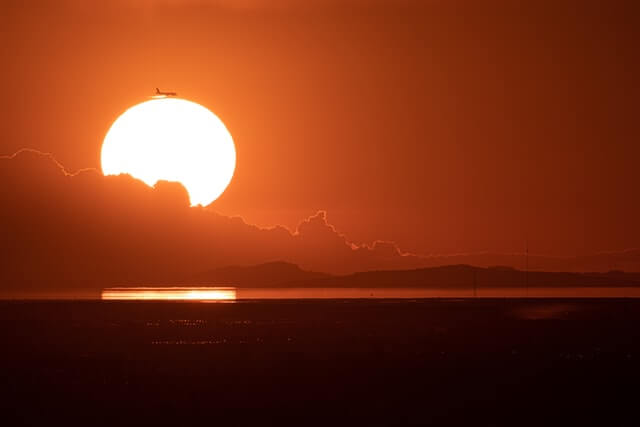 太陽が待ち受け画面中央より左